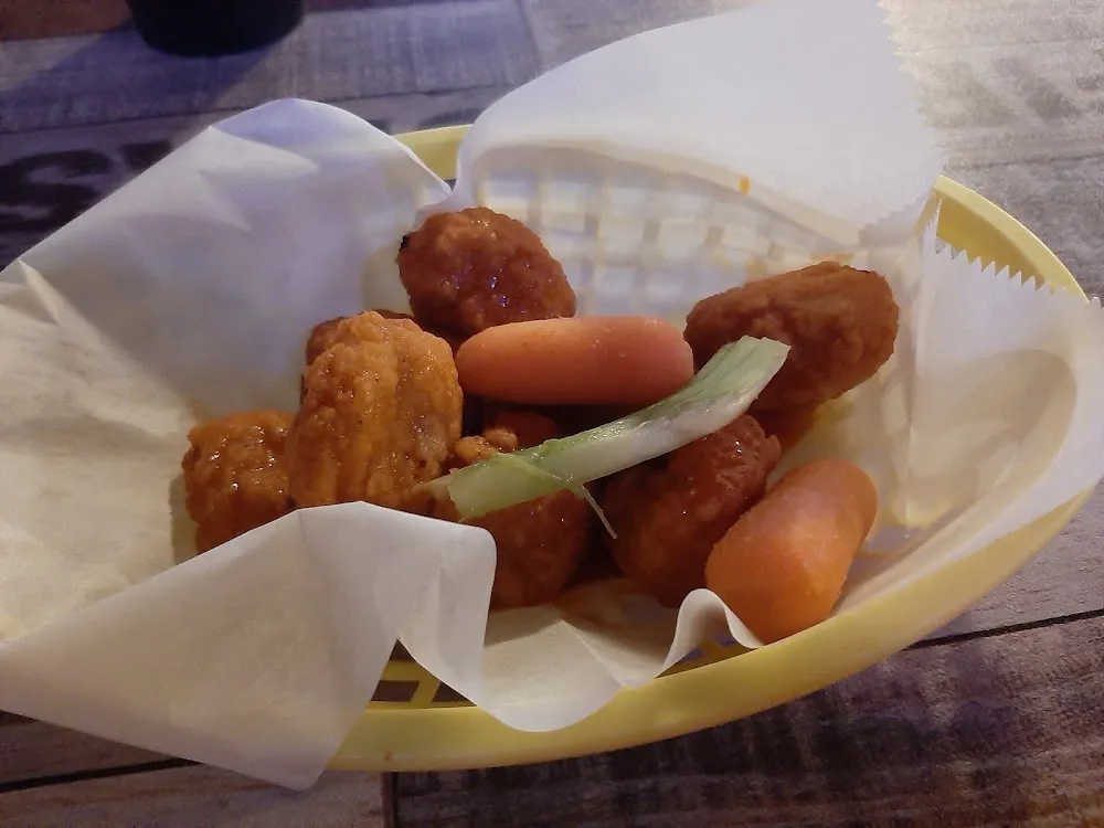 Boneless Wings Hot